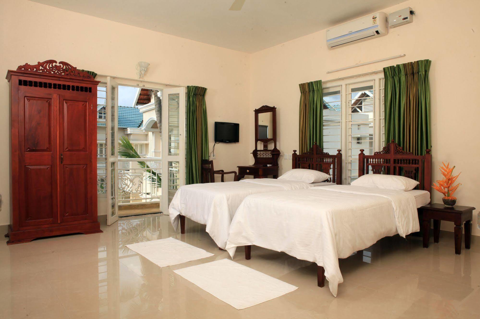 Punarnava Bamboo Lagoon Ayurveda Village Kochi Exterior foto