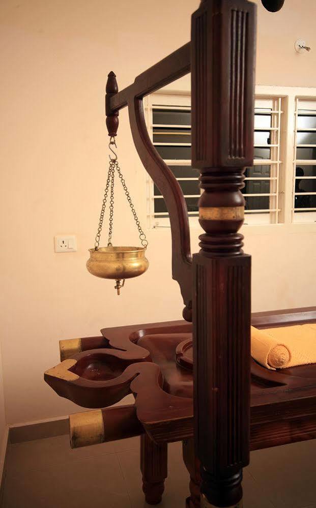 Punarnava Bamboo Lagoon Ayurveda Village Kochi Exterior foto